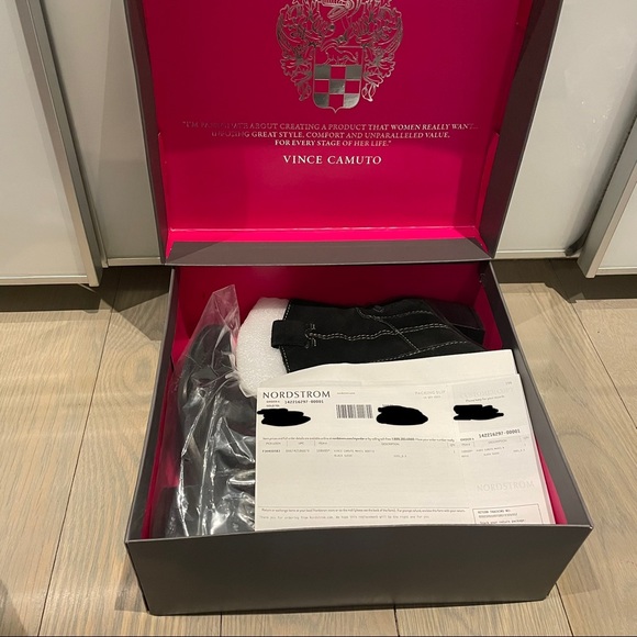 Vince Camaro Maves Black Suede Bootie Sz 6.5 - Picture 10 of 13